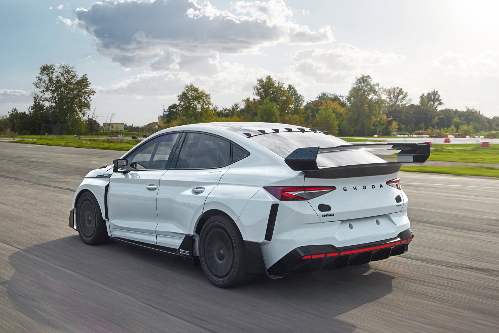 Skoda Enyaq RS Race - rear